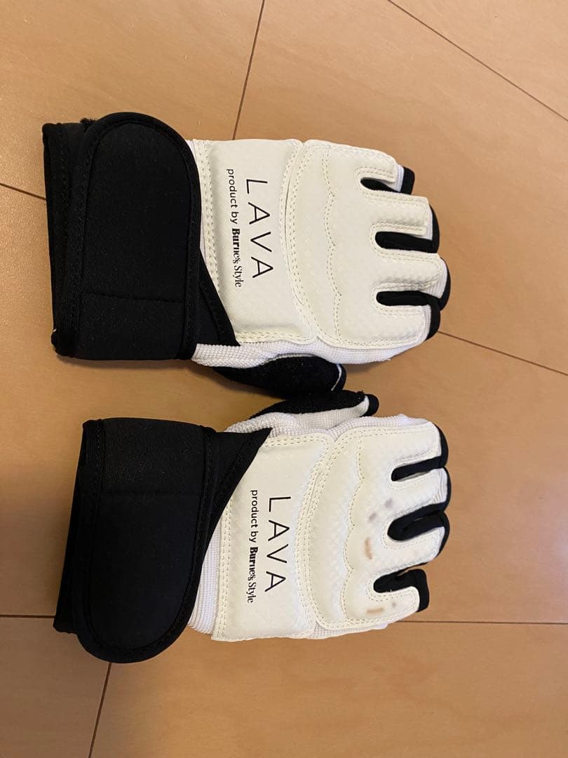 未使用　LAVA ボクシンググローブとタンクトップセット