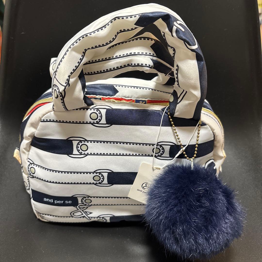 【新品未使用タグ付】and per se ファー付きストライプ柄バッグ