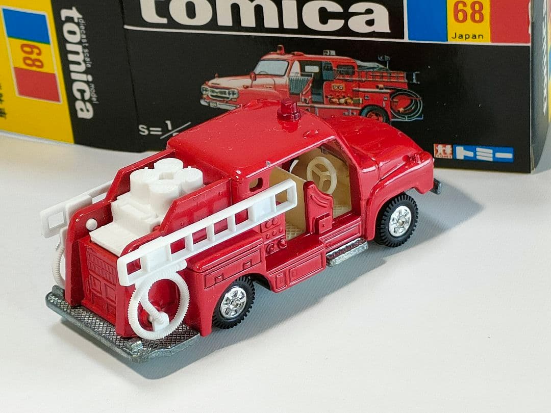 黒箱トミカ68 いすゞポンプ消防車(旧ホイール) 美品 日本製 デッドストック