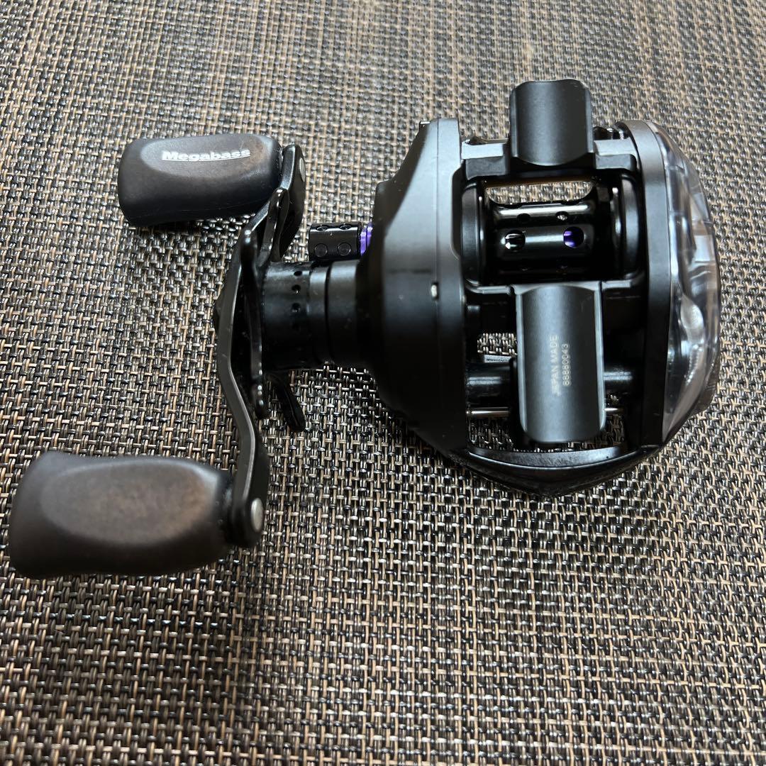 リール Megabass Zonda 68 L