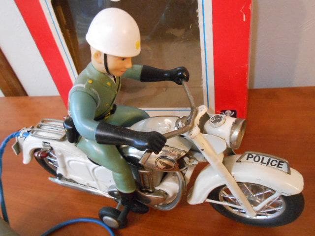 ★ 希少 BCバンダイ 白バイ 大型バイク ブリキ ホンダ メグロ