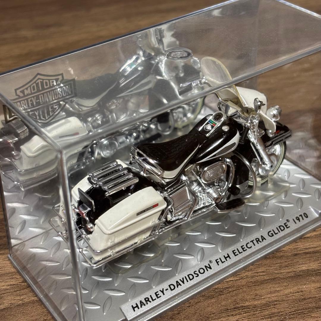 ⭐️デアゴスティーニ　ハーレーダビッドソン 1/24 12台 専用ショーケース付き