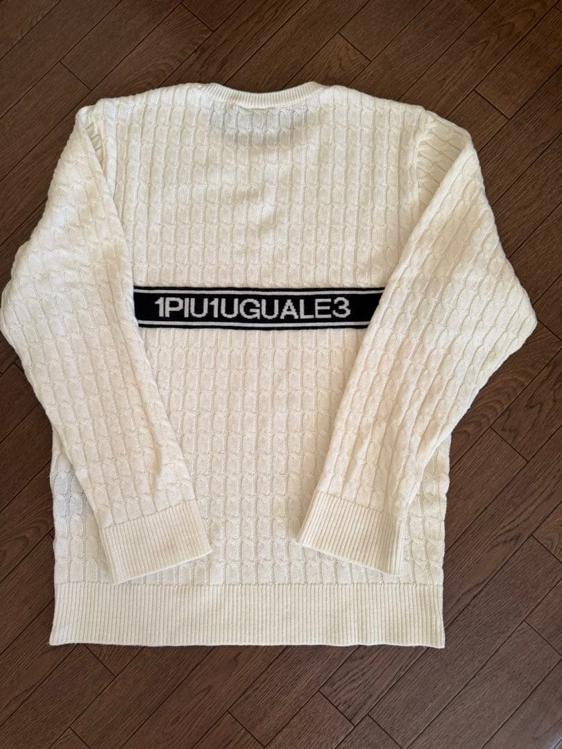 1PIU1UGUALE3 ホワイトケーブルニットセーター