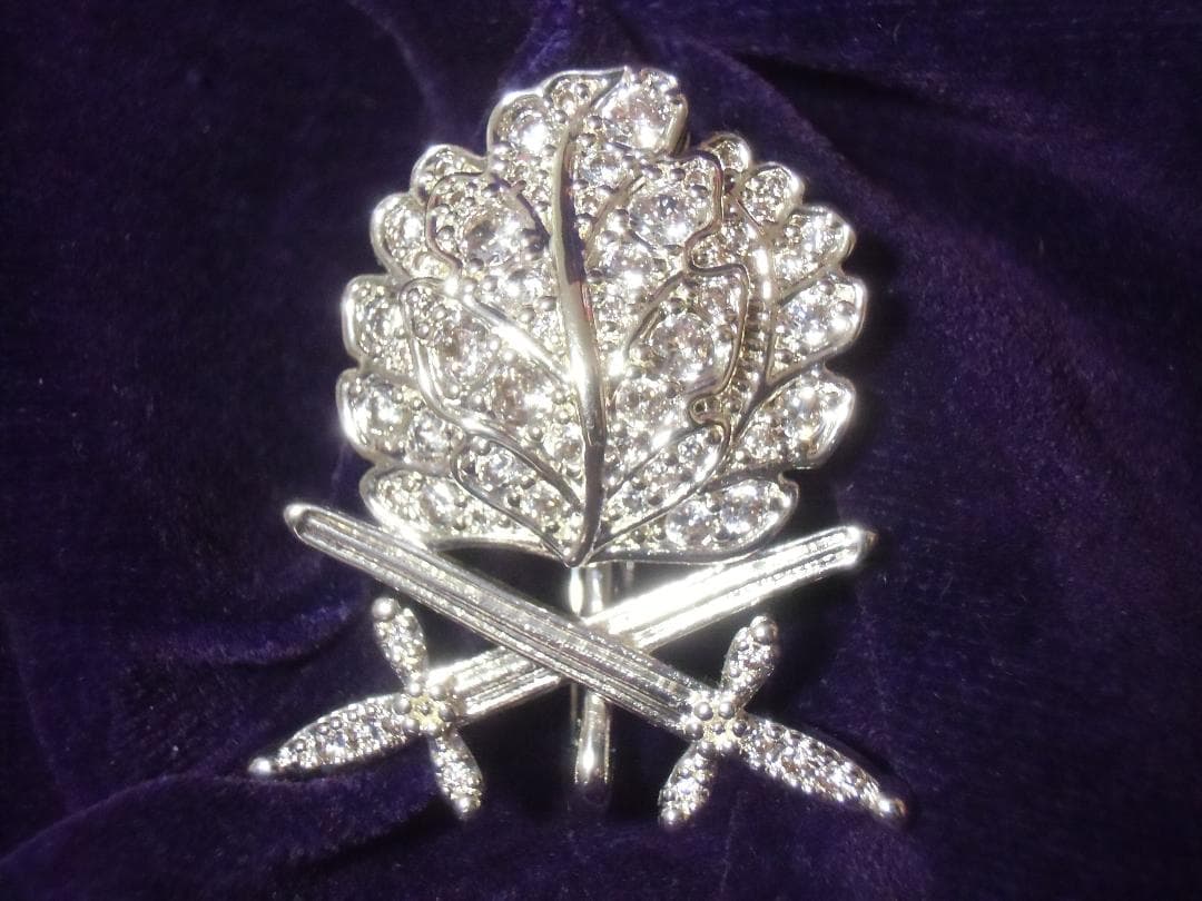 中*幸様 ⊞ドイツ軍の勲章/徽章＊騎士鉄十字勲章＊リボンループ銀色（ＣＯＰＹ/複