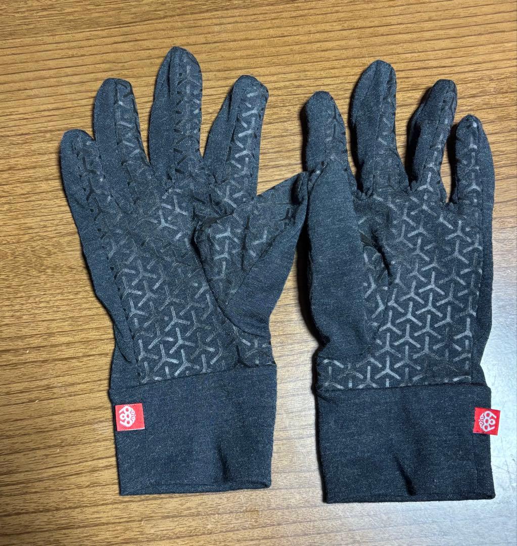 686 グローブ 赤黒