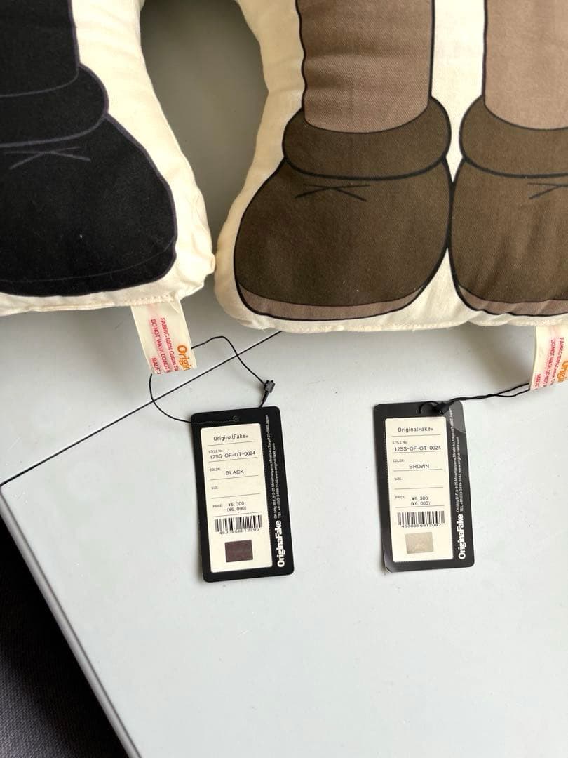 2体 セットKAWS フィギュア ぬいぐるみ カウズ OriginalFake