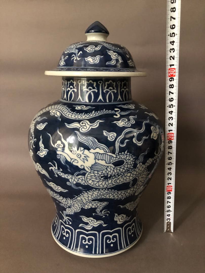 中国骨董　古美術　大明嘉靖年製　青花五爪龍紋壺、花瓶