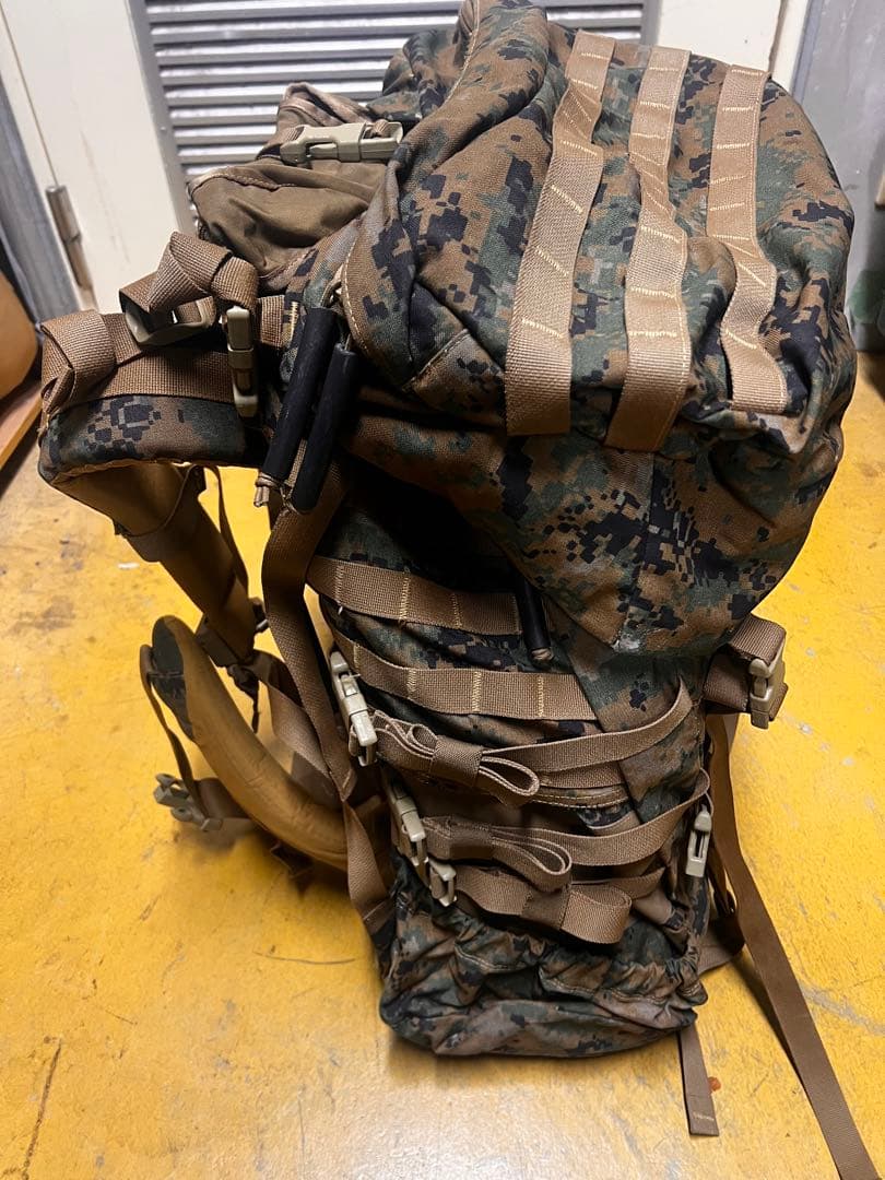 実物米海兵隊 100L超バックパック 大容量 モールシステム かってけろ