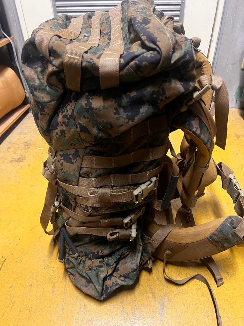 実物米海兵隊 100L超バックパック 大容量 モールシステム かってけろ