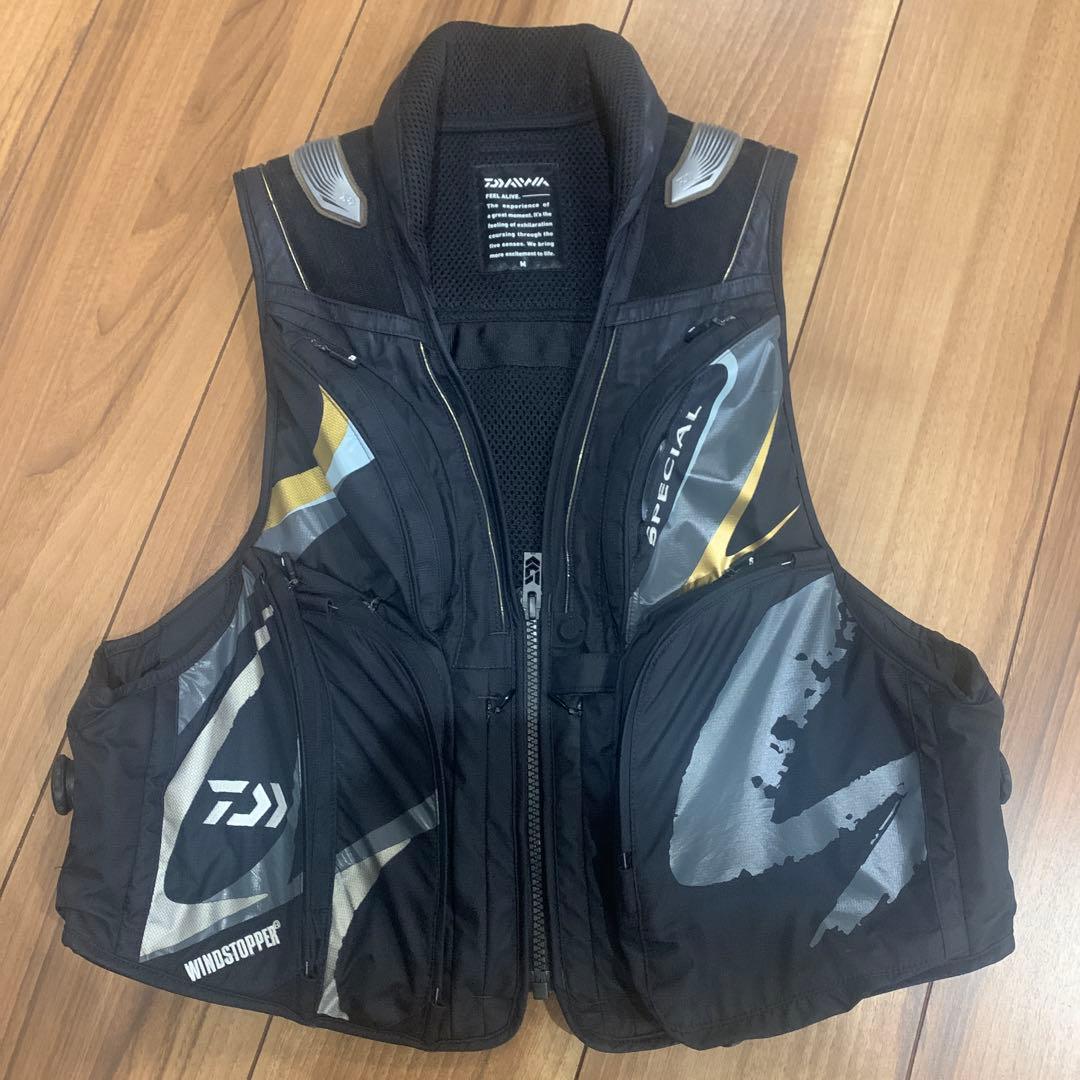 ダイワ スペシャルゴアウィンドストッパーショートベスト M 鮎