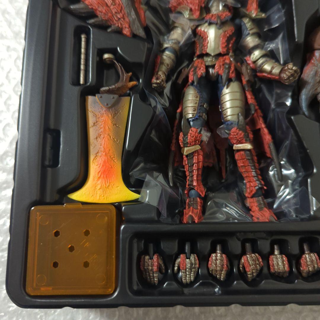 美品　リボルテックヤマグチ ハンター男剣士 レウスシリーズ アクションフィギュア