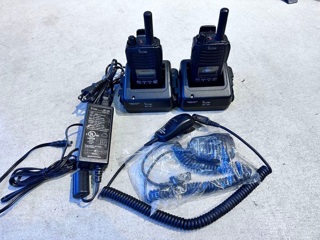 デジタル簡易無線機　車載型 ハンディマイク付き ICOM