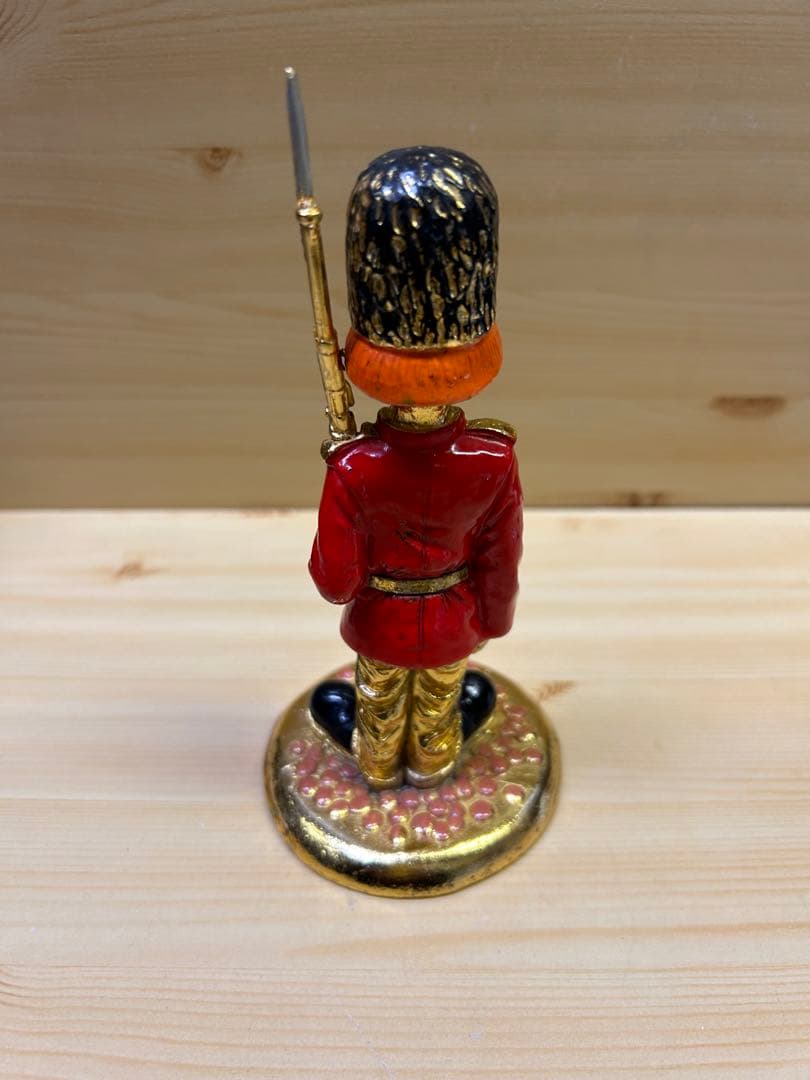 ロン.リー　イギリスブリテン英国兵のピエロの置き物