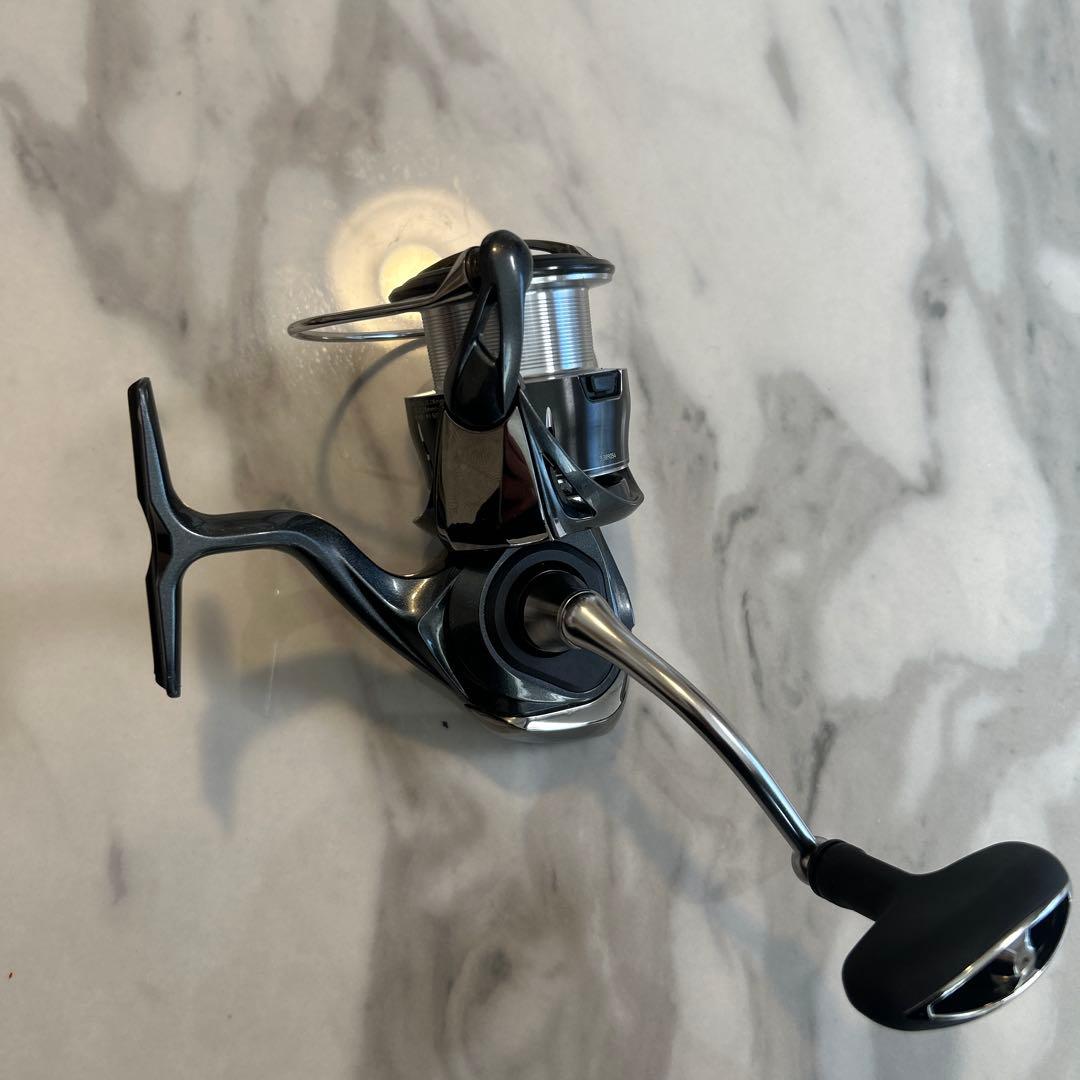 24 ルビアス　LUVIAS LT4000-XH 4000番　スピニングリール