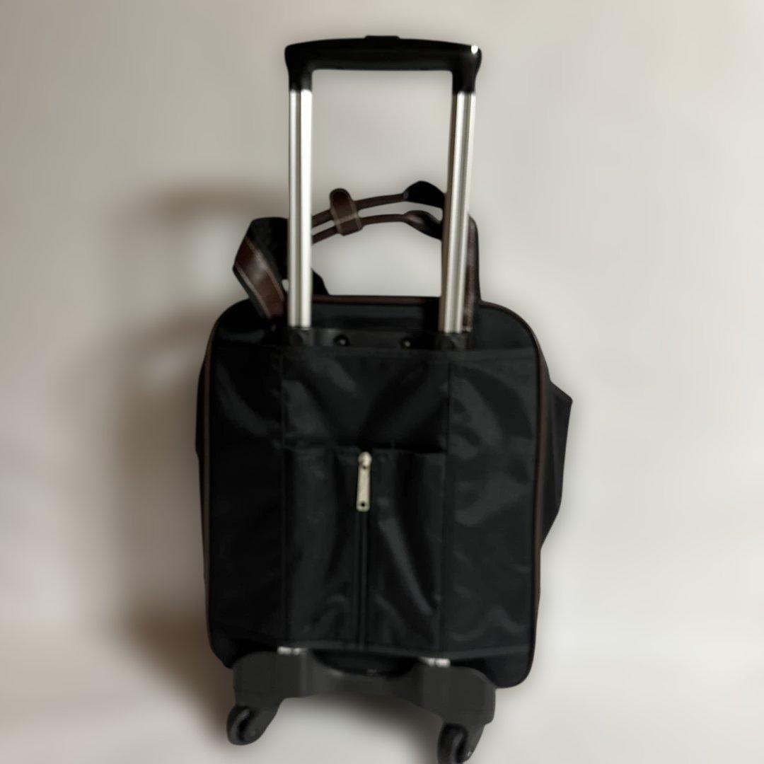 黒いナイロンキャリーカート