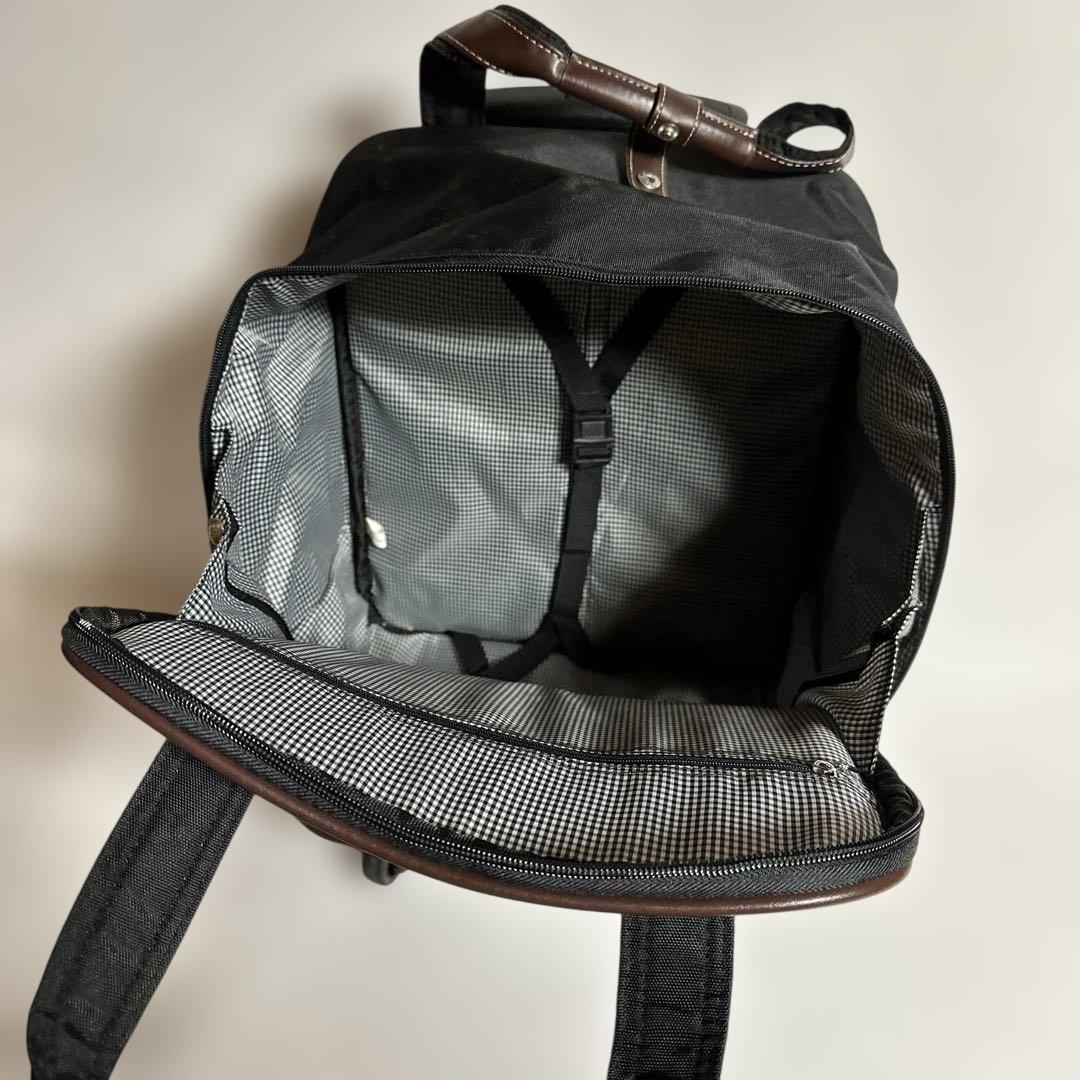 黒いナイロンキャリーカート