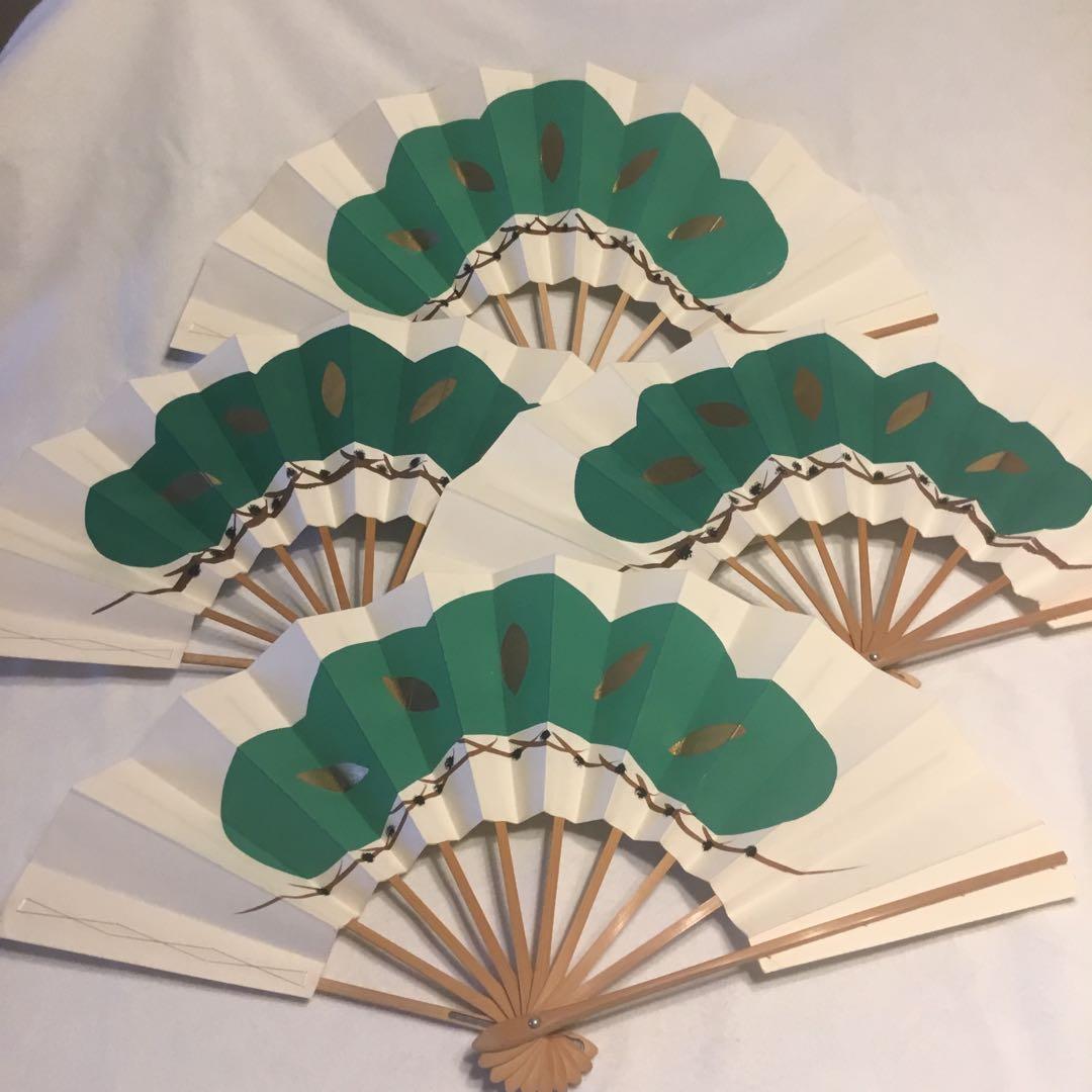 日本舞踊　舞扇　群舞　組踊り　白地に松　4本　京扇堂