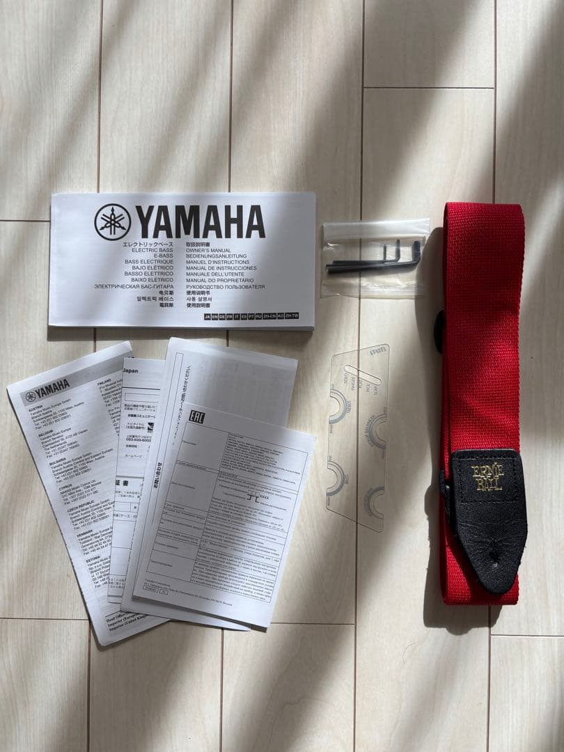 YAMAHA TRBX304 エレキベース キャンディアップルレッド