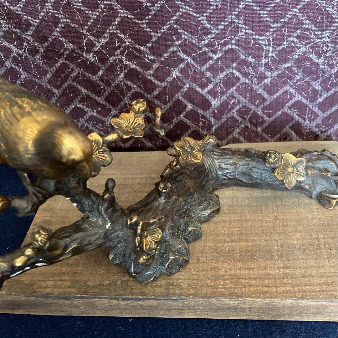 乾隆年製　銅製梅に鶯置物　木製台