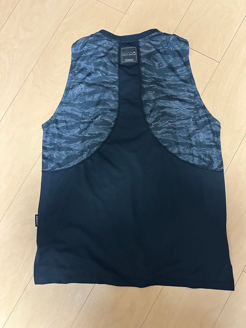 マウンテンマーシャルアーツ　ミツカ　ノースリーブランニングシャツ　Sサイズ
