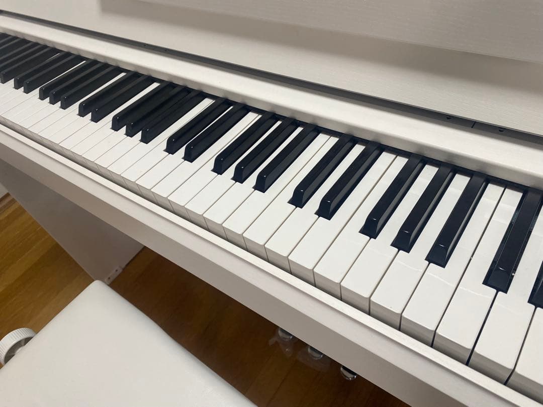 【展示品】　YDP-S35WH ホワイト 電子ピアノ イス付き 直接の取引き可能