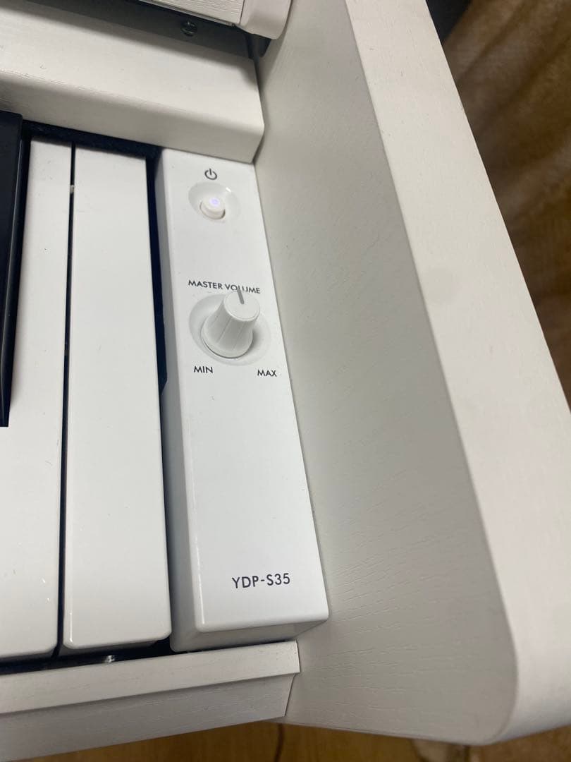 【展示品】　YDP-S35WH ホワイト 電子ピアノ イス付き 直接の取引き可能