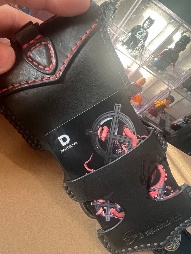 ダーツホルスター 黒/赤 レザー製