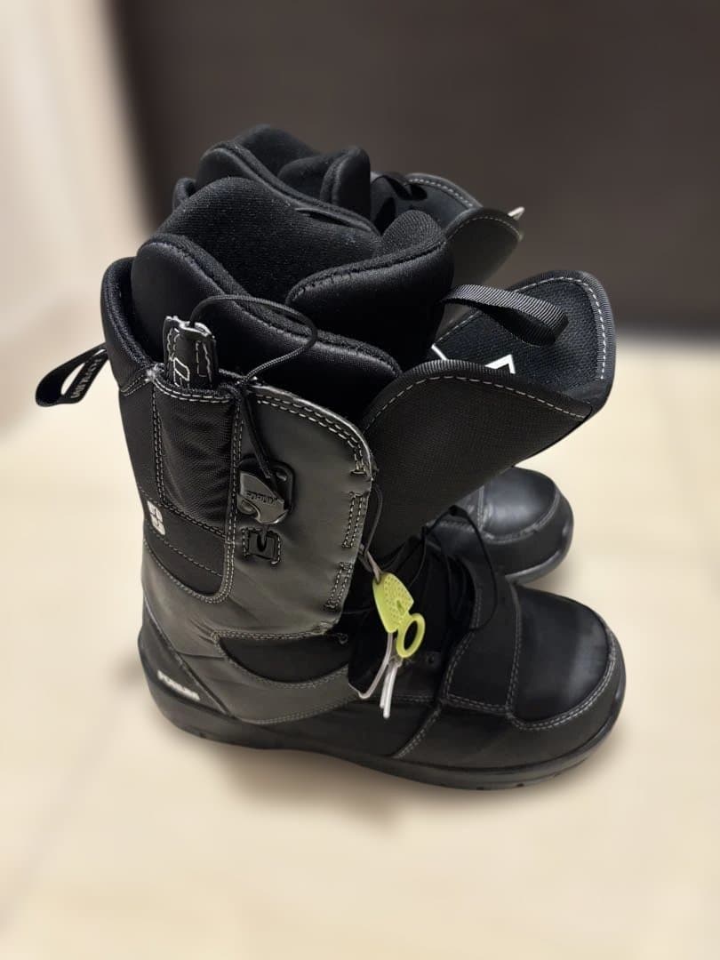 【FORUM】スノーボード　ブーツ　28センチ　ブラック
