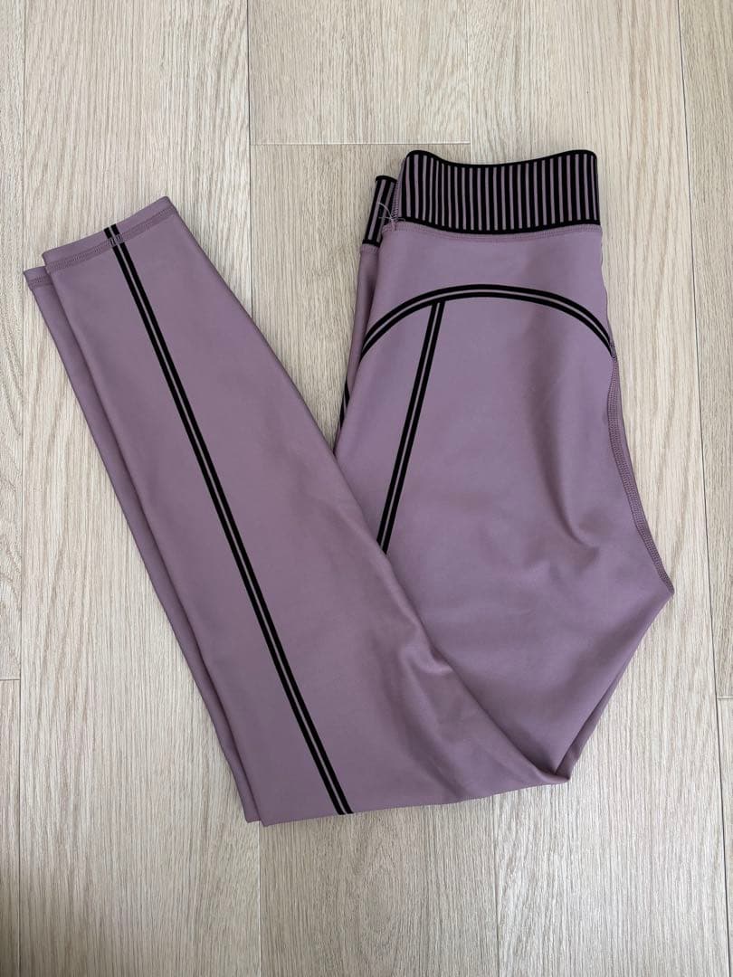 Alo Yoga セットアップ ピンク XS Airlift Line Up