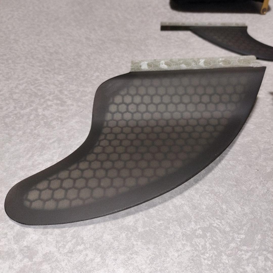 AU FINS KILOS ２＋１ フューチャー ツイン スタビ キール