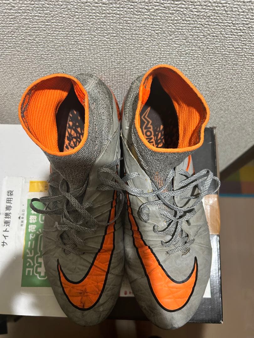 サッカースパイク　ナイキ　fg