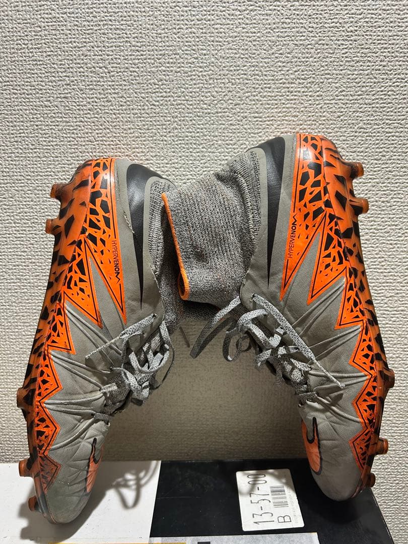 サッカースパイク　ナイキ　fg