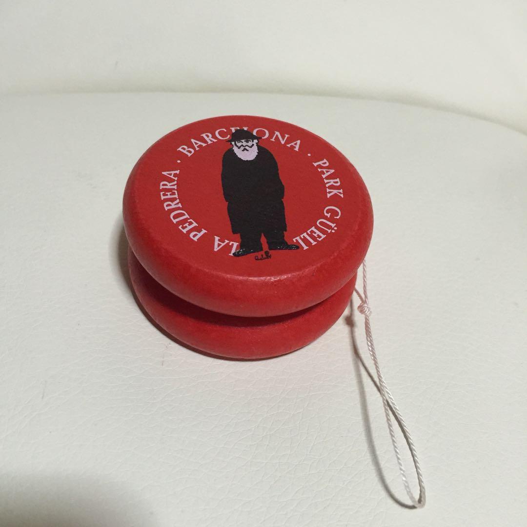 サグラダファミリア買付け❤️パークグエル 赤い木製ヨーヨー★日本未入荷/新品レア