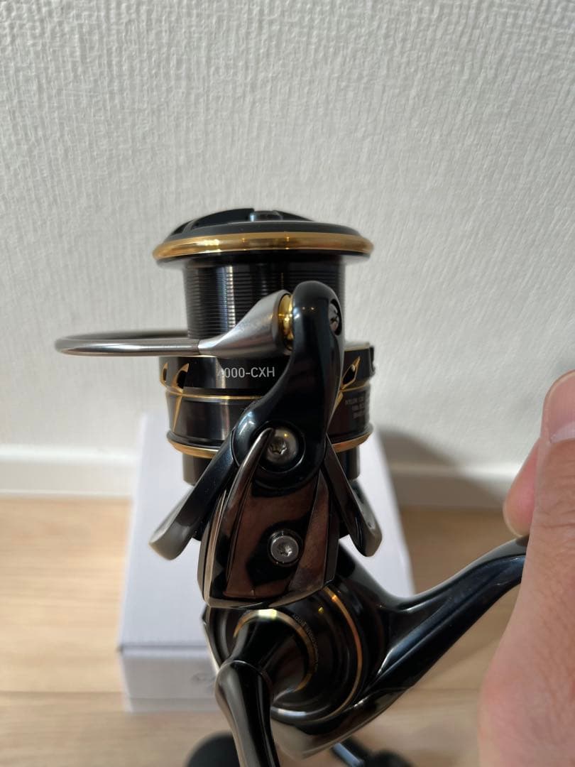 新品同様　ダイワ スピニングリール 22カルディア SW 4000-CXH