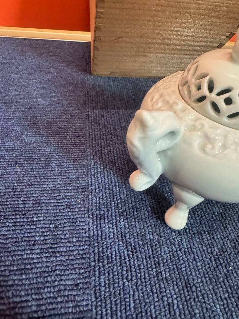 2005 有田焼 清兵衛 三足 獅子　白磁香炉　未使用