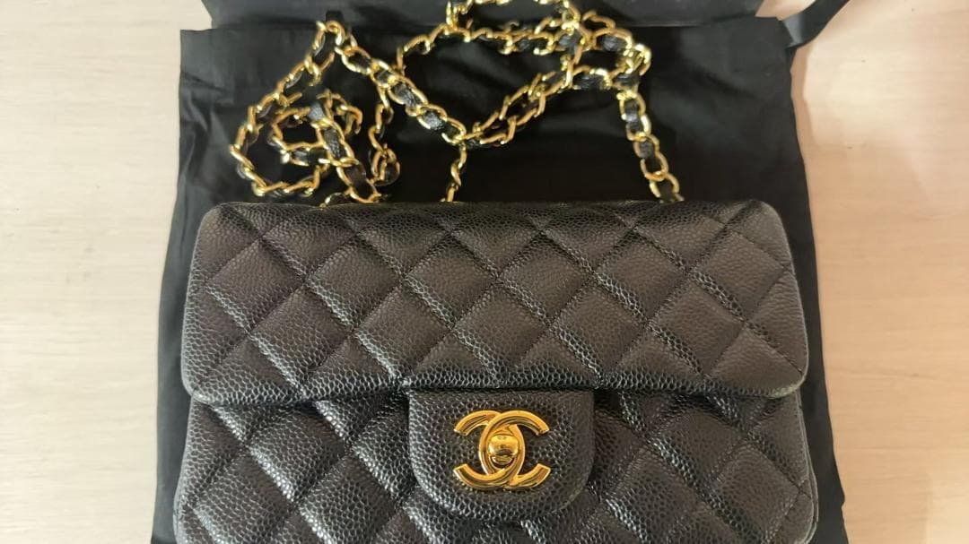 ブラックレザー ショルダーバッグ CF 20*12*6CM