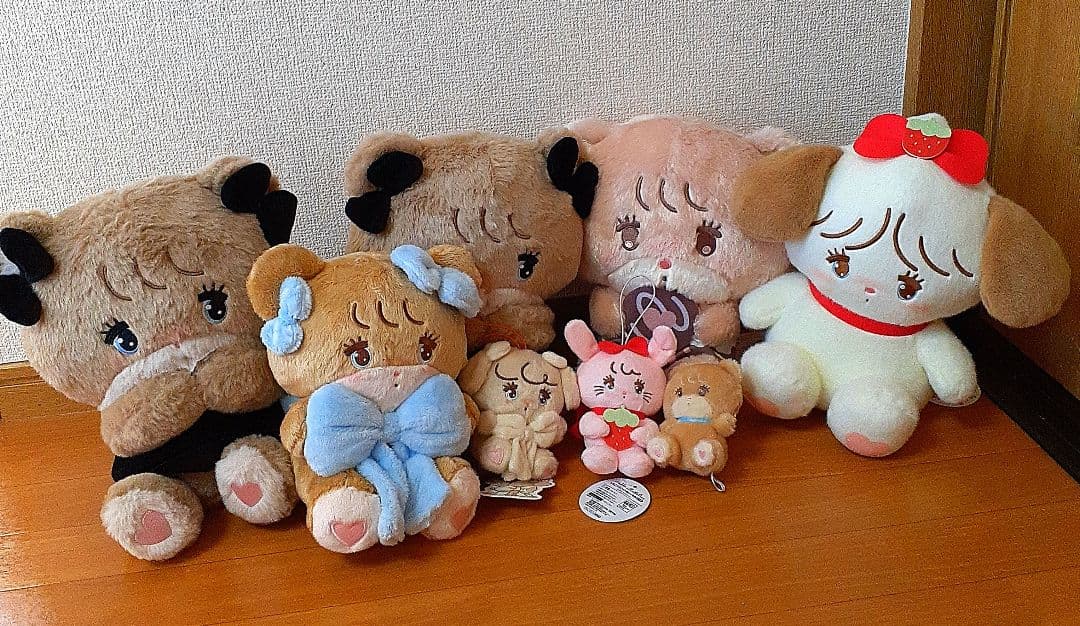 【Mikko】キャラクターズ　ぬいぐるみ　マスコット　キーホルダー