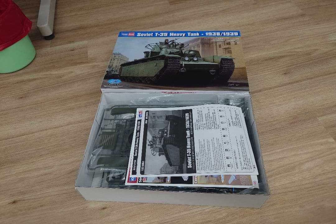 その他 HOBBY BOSS Soviet T-35 Heavy Tank 1:35