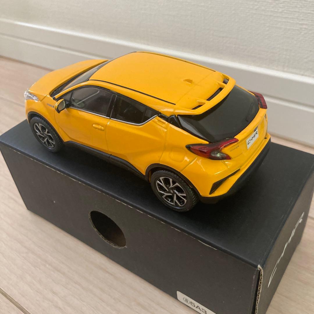 TOYOTA トヨタカラーサンプル プリウス プリウスα CH-R アクア