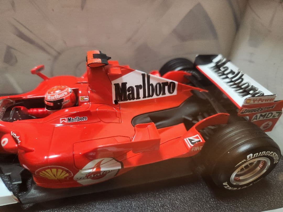 マテル １/18 フェラーリ F248 F1 M.シューマッハ マルボロ