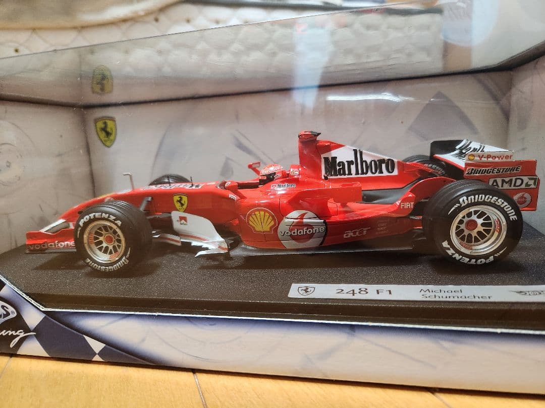 マテル １/18 フェラーリ F248 F1 M.シューマッハ マルボロ