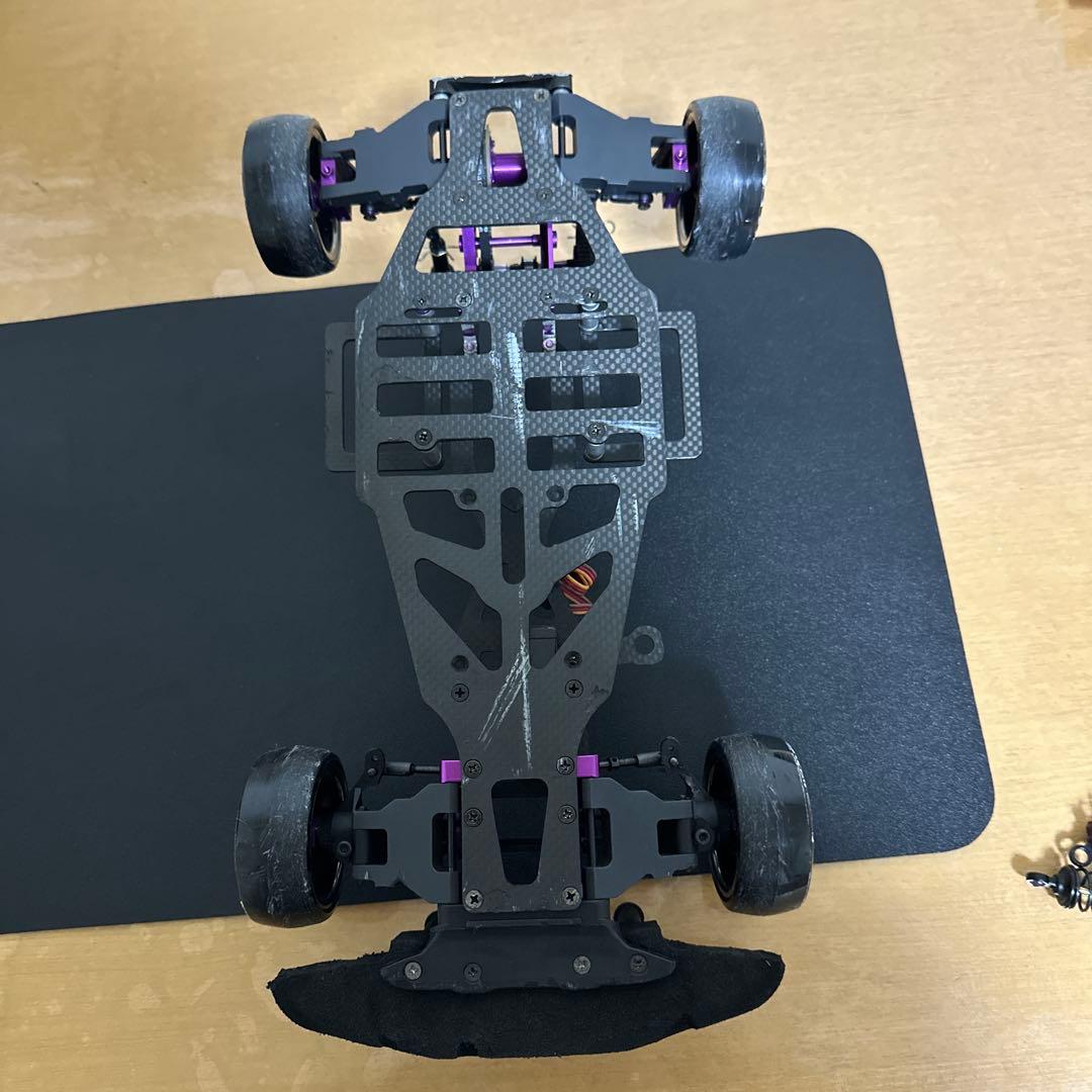 ドリフトラジコン　サーボ　ボディ　シャーシ