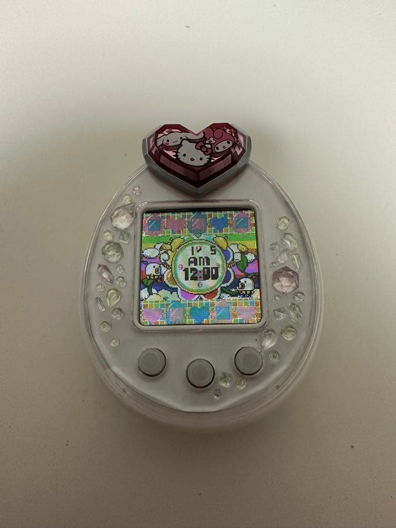 たまごっちピース　サンリオ　白