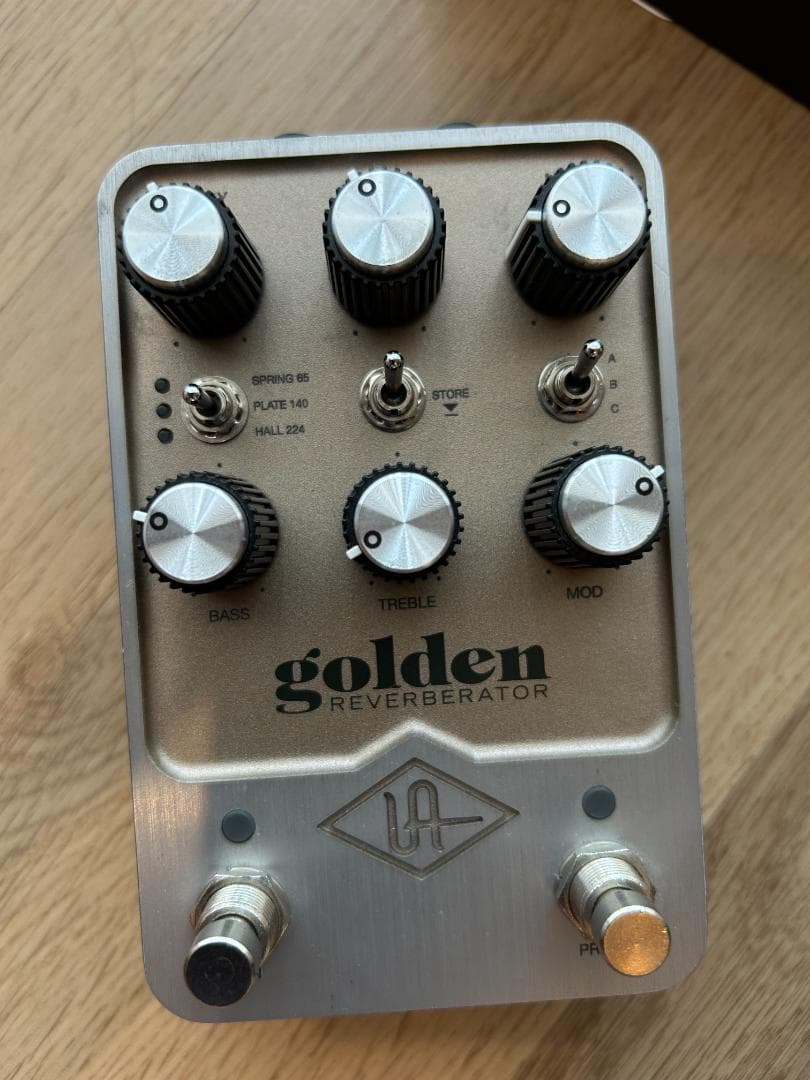 ギター UAFX golden REVERBERATOR Universal Audio