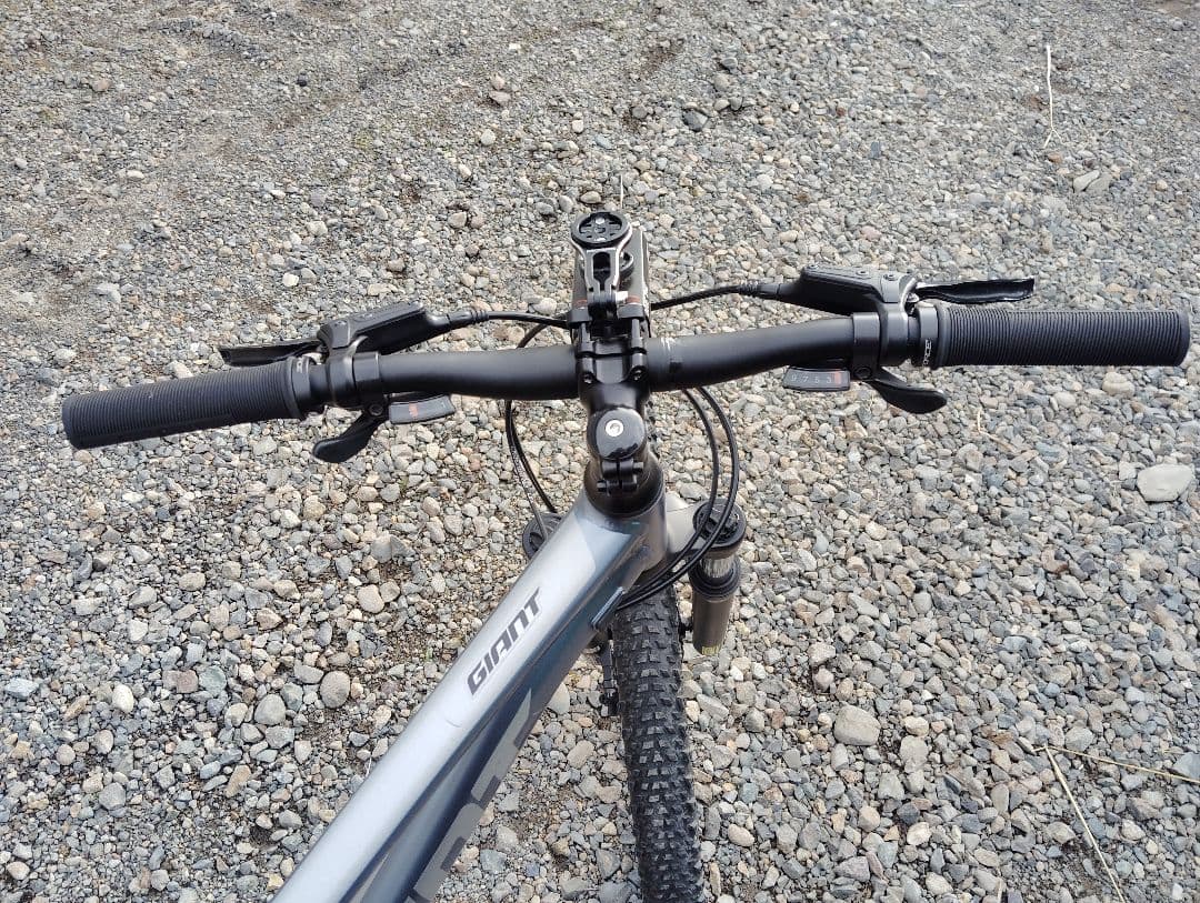 ジャイアント　2022 タロン2 Sサイズ