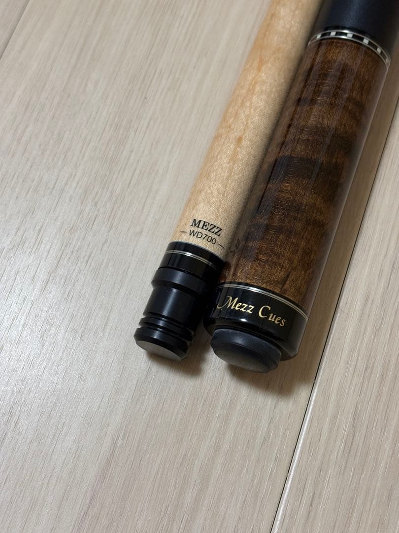 Mezz WD700 EC7 ビリヤードキュー ケース付き