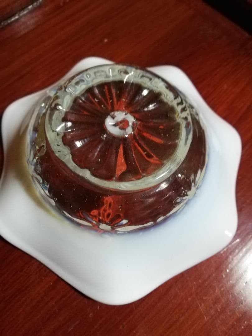 明治～大正時代の乳白色とピンク色の氷皿