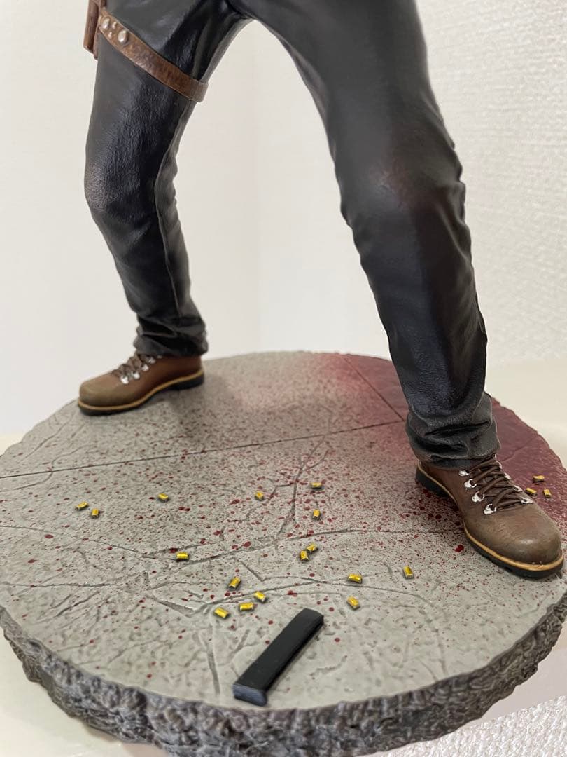 BIOHAZARD レオンSケネディ　フィギュア