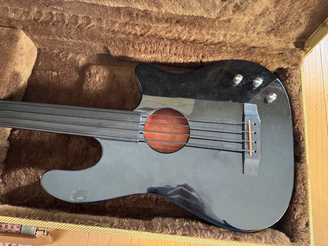 Carvin エレキベース 4弦 ブラック