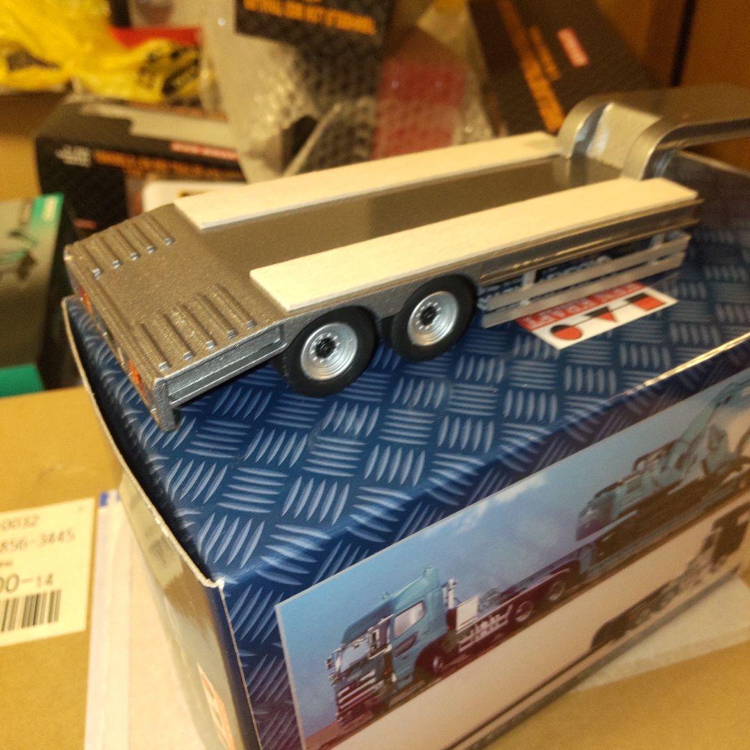 ケンクラフト　日野プロフィア8輪トレーラーセット　　1/50